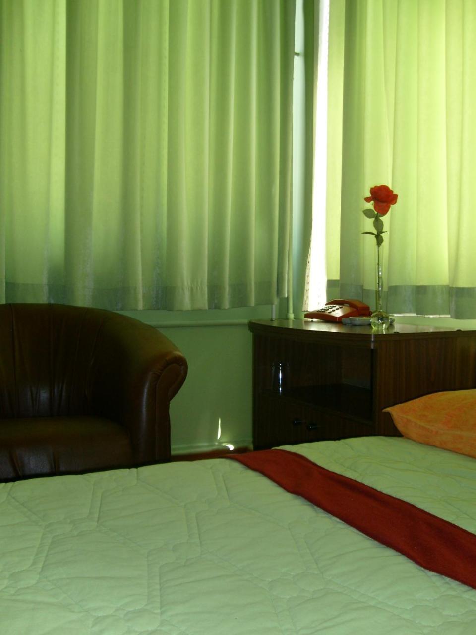 Hotel Cesme Konya Esterno foto